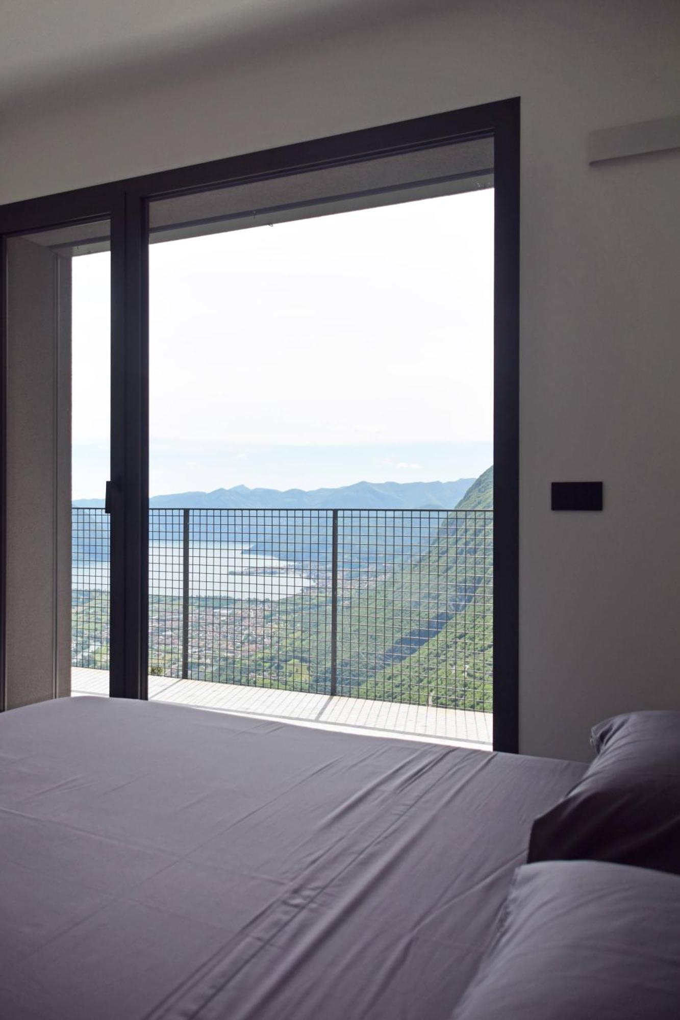 La Casa Di Cesare Hotel Rogno Екстериор снимка