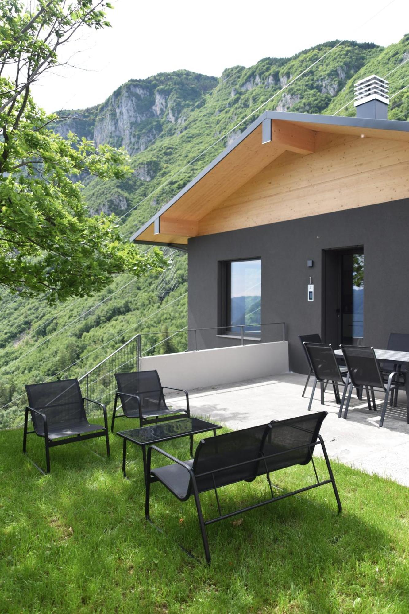 La Casa Di Cesare Hotel Rogno Екстериор снимка