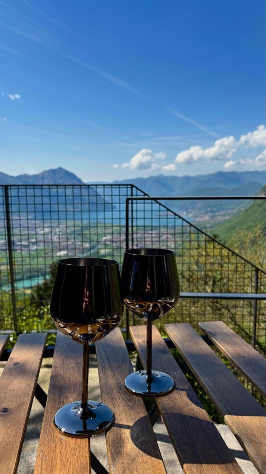 La Casa Di Cesare Hotel Rogno Стая снимка